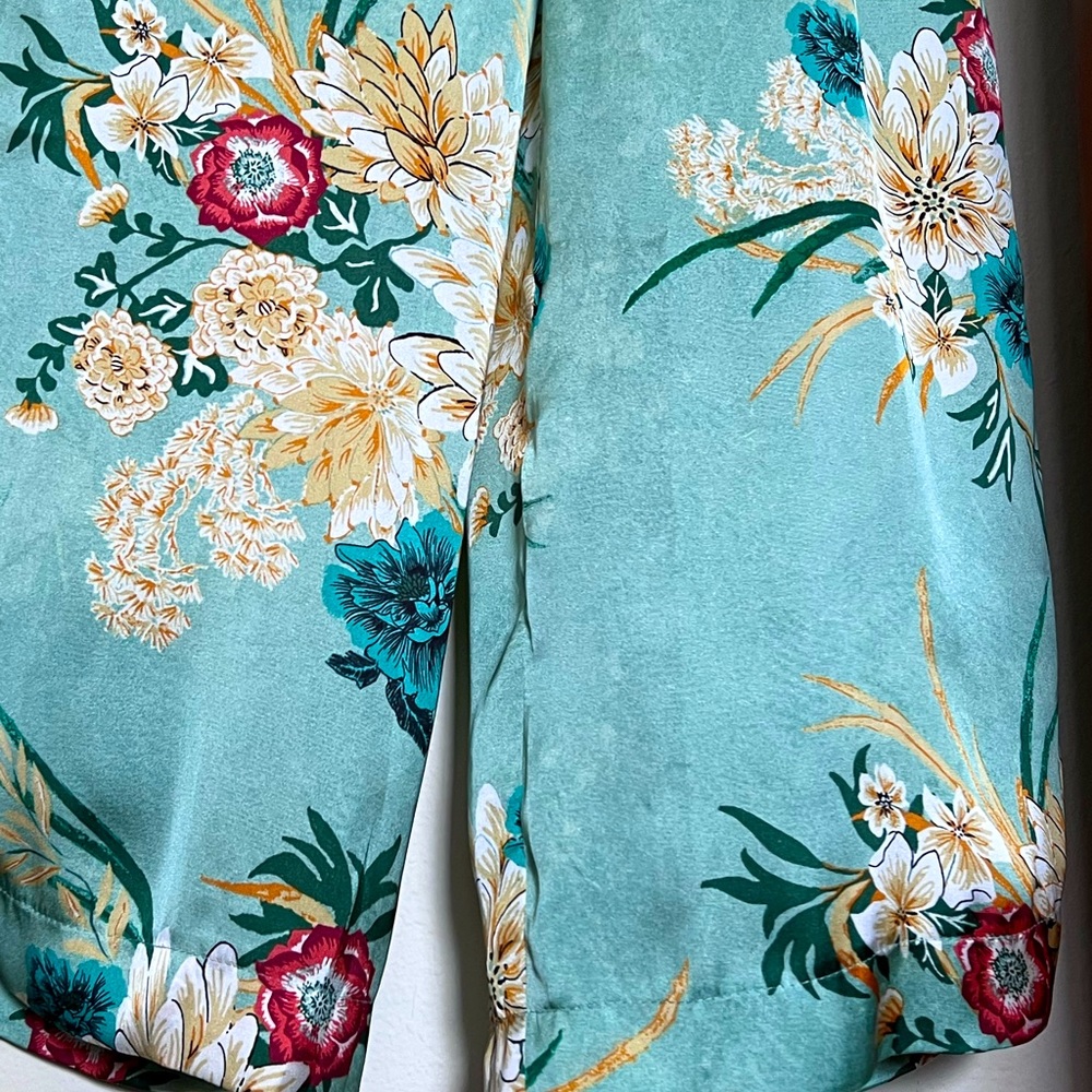 Violet & Claire wide leg palazzo pants.